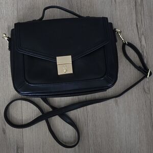 Elegant Black Leather Shoulder Bag